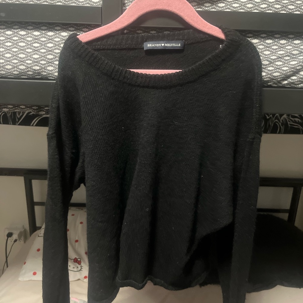 Brandy Melville long sleeve cropped sweater
